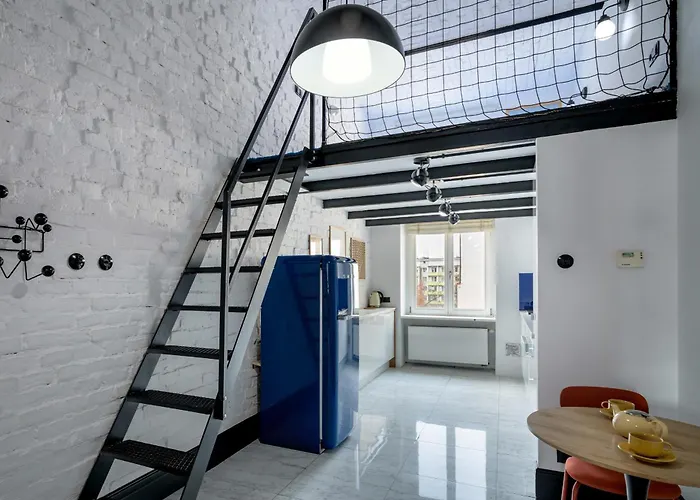 Rentplanet - Lelewela Apartment